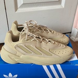 BRAND NEW MENS ADDIDAS OZELIA 8.5